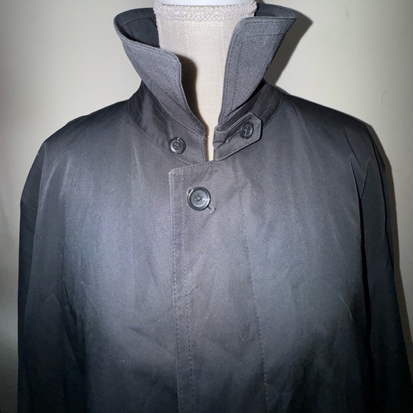 Sanyo Men's long Black, Water Resistant lined Trench SIZE R-48. Vintage - Picture 6 of 14